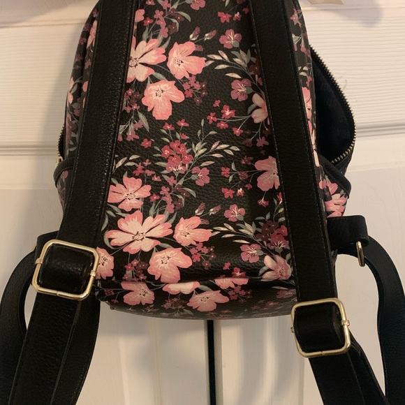 Steve Madden floral backpack - Picture 4 of 5
